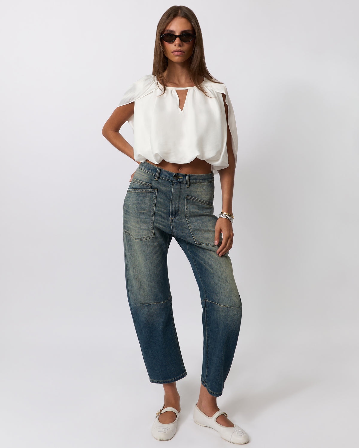 [White] - Model