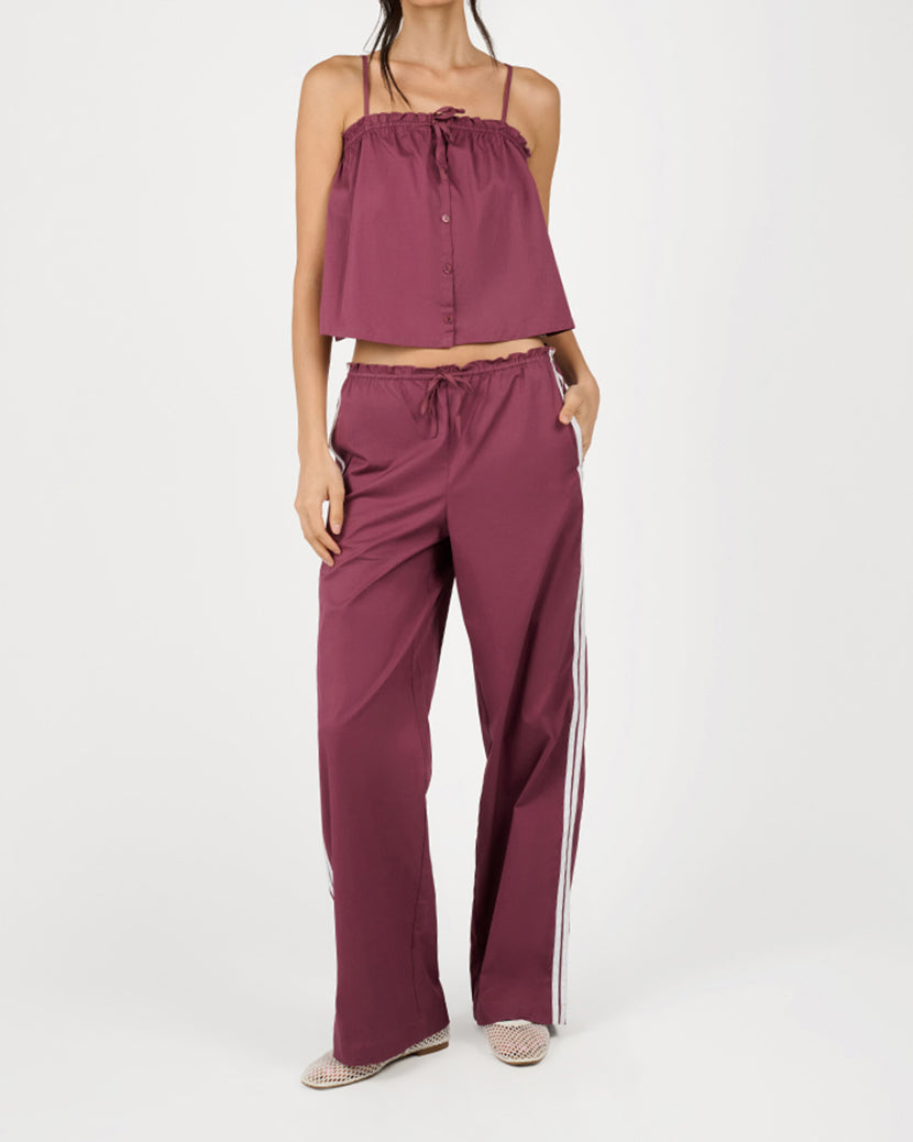 [Plum/White] - Model