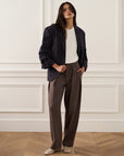 [Navy/White] - Model